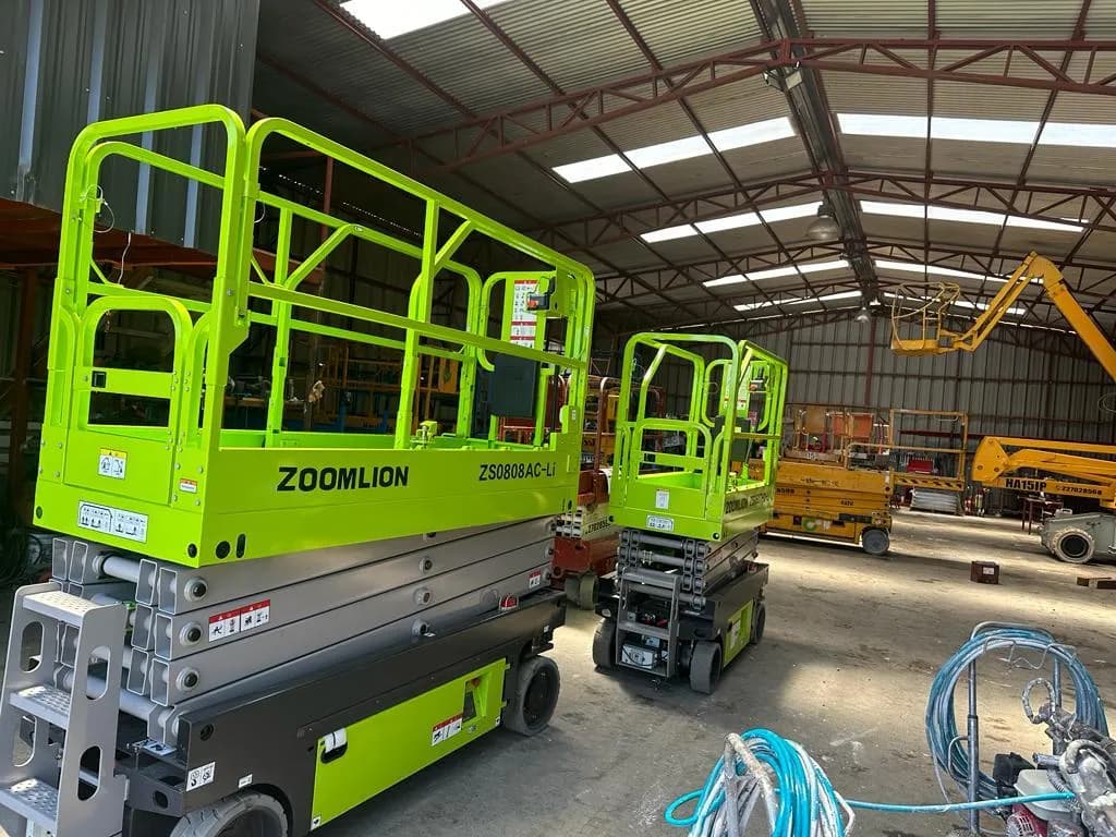 Plataformas tijera eléctricas Zoomlion ZS0808AC-Li en bodega de CF Rental Chile Plataformas tijera eléctricas Zoomlion ZS0808AC-Li en bodega de CF Rental Chile